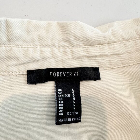 Forever 21 Beige Cropped Button Up Shirt Top Pockets Blouse Minimalist F21 Large - Picture 5 of 8
